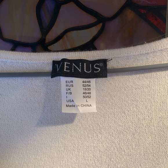 Large women’s VENUS lightweight cream nit sweater. - Picture 2 of 3